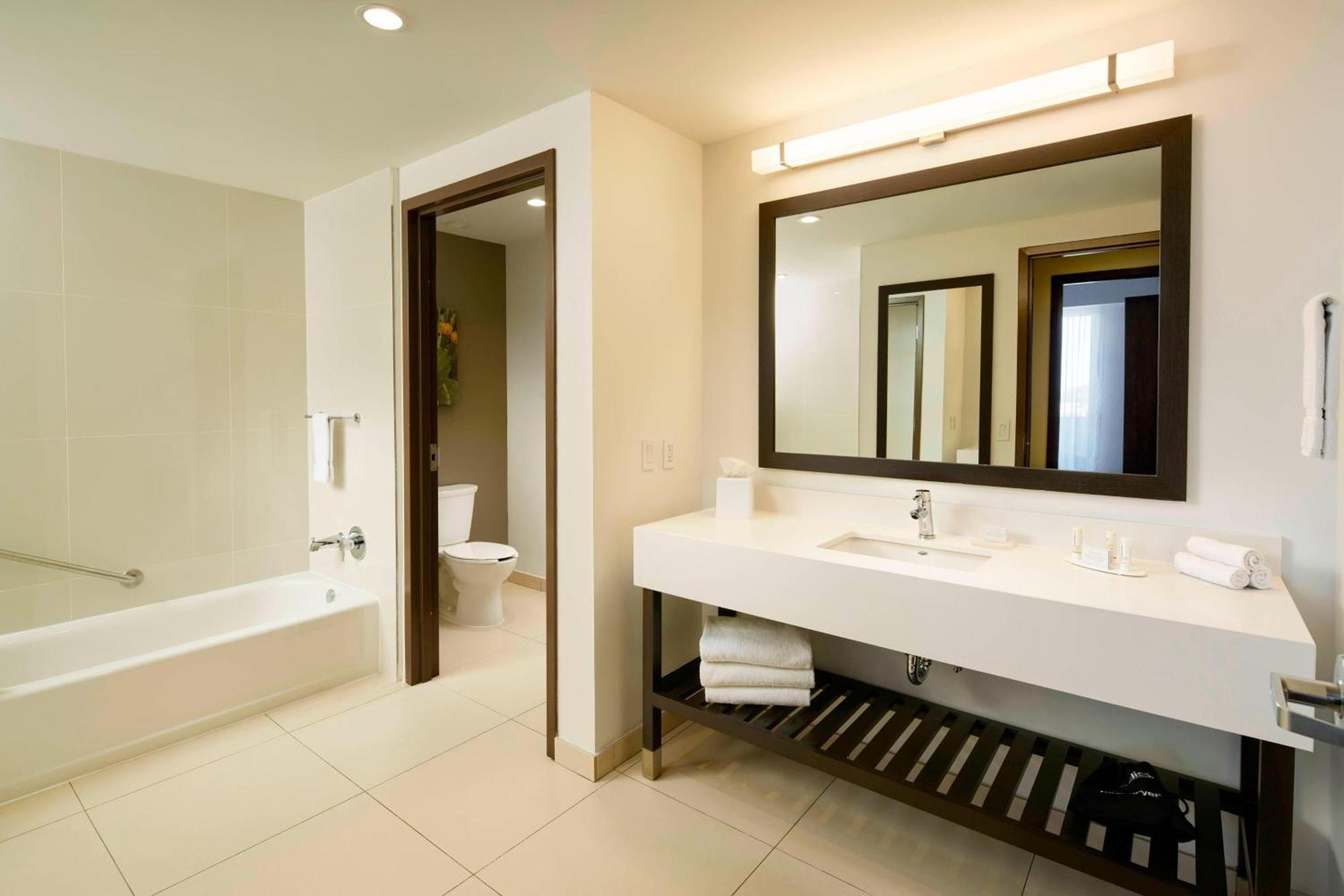 Courtyard By Marriott Hermosillo Ngoại thất bức ảnh